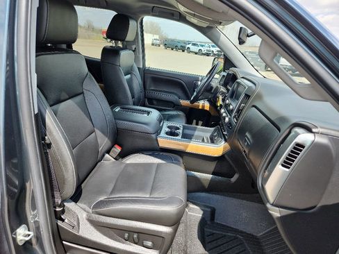 Used 2018 Chevrolet Silverado 1500 LTZ w/ Sport Package AWD/4WD image 41