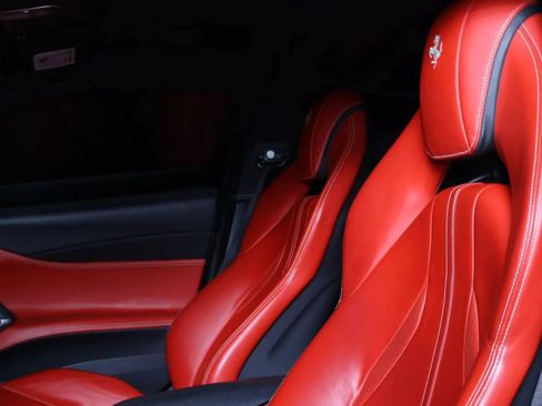 Used 2019 Ferrari 812 Superfast RWD image 15