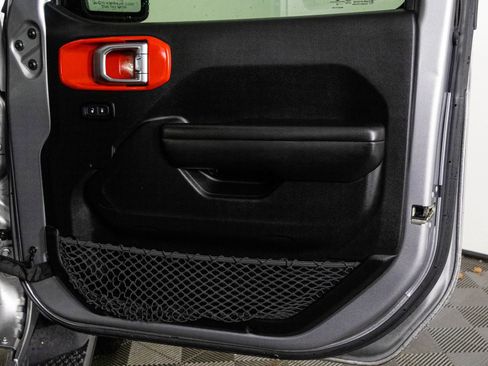 Used 2018 Jeep Wrangler Unlimited Sport S image 39