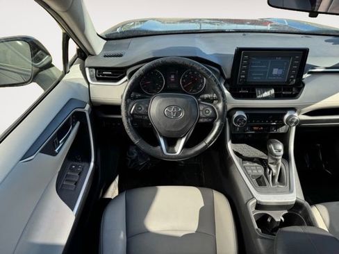 Certified 2019 Toyota RAV4 XLE Premium w/ Cold Weather Package AWD/4WD image 5