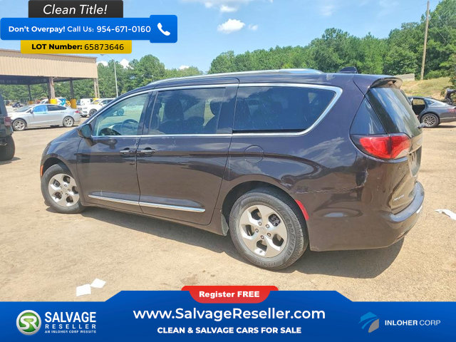 Used 2017 Chrysler Pacifica Touring-L Plus FWD image 3