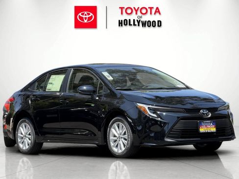 New 2026 Toyota Corolla LE FWD image 2