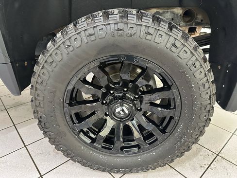 Used 2024 GMC Sierra 2500 AT4 w/ AT4 Premium Plus Package AWD/4WD image 19
