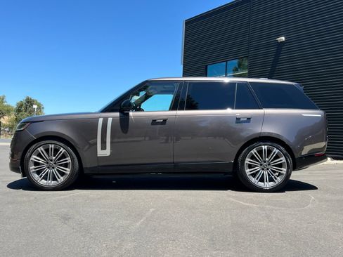 Used 2023 Land Rover Range Rover Long Wheelbase Autobiography AWD/4WD image 3