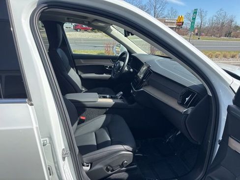 Certified 2025 Volvo XC90 B5 Plus image 15