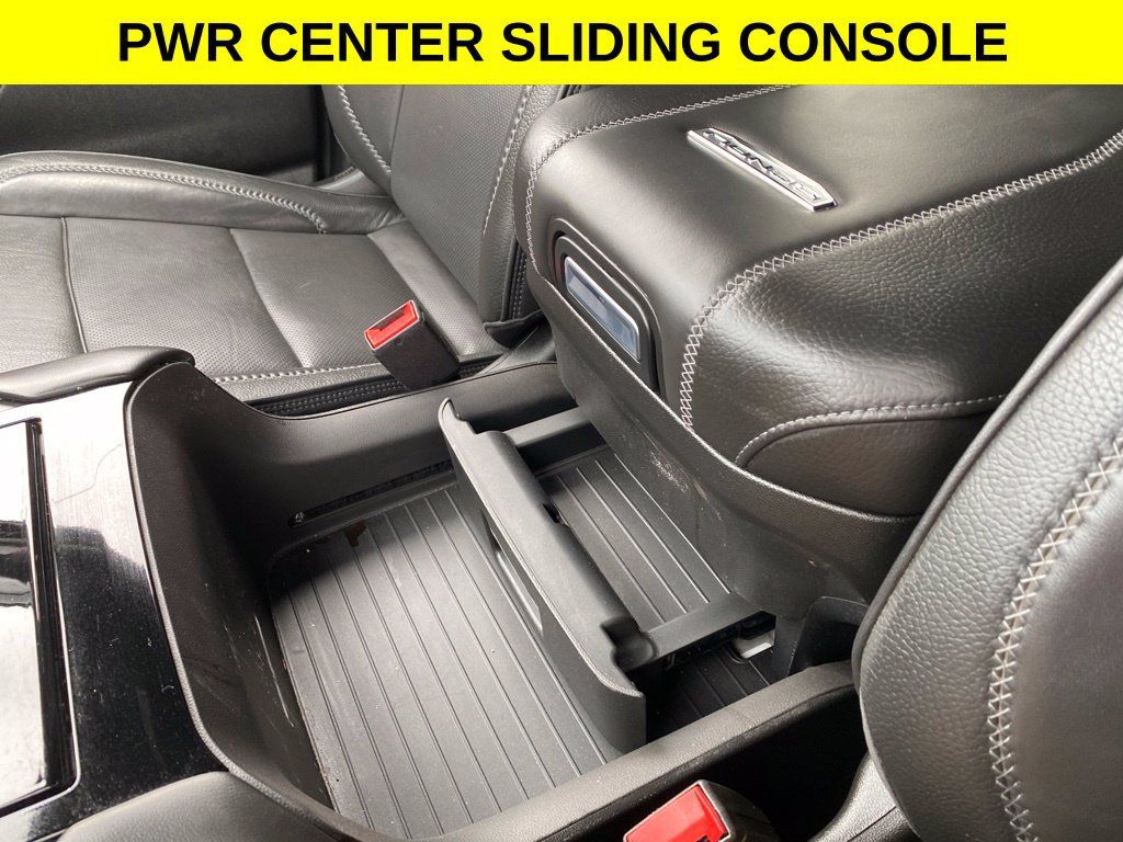 Used 2025 GMC Yukon Denali AWD/4WD image 26