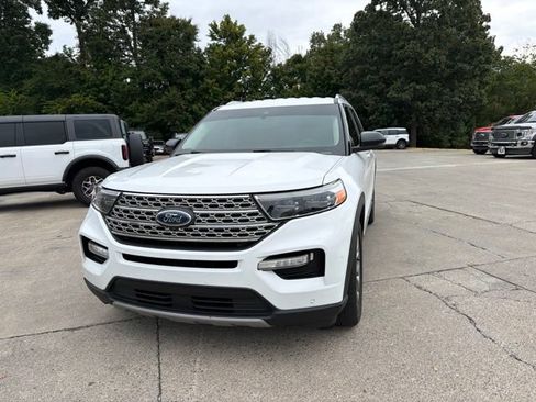 Certified 2022 Ford Explorer Limited w/ Equipment Group 301A RWD image 3