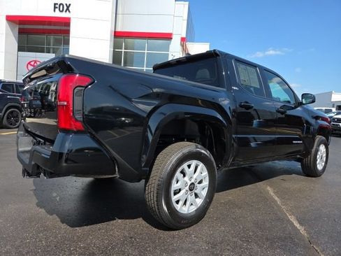 Used 2026 Toyota Tacoma SR5 AWD/4WD image 8