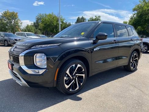 Used 2024 Mitsubishi Outlander 4WD Plug-In Hybrid image 1