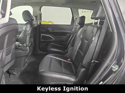 Used 2025 Kia Telluride S AWD/4WD image 12