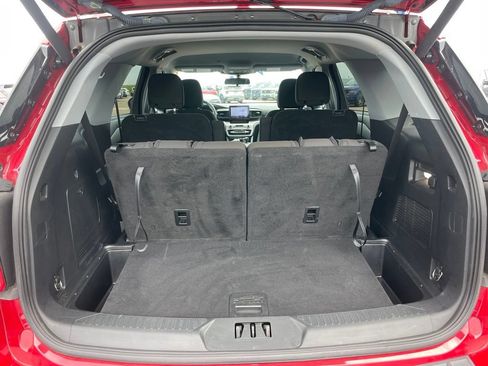 Used 2022 Ford Explorer XLT AWD/4WD image 32