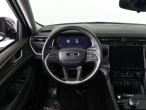 Used 2023 Jeep Grand Cherokee Limited AWD/4WD image 36
