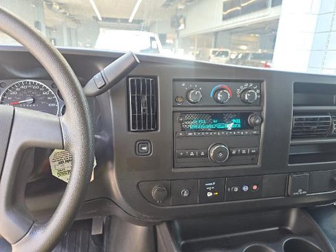 Used 2025 Chevrolet Express 2500 w/ Driver Convenience Package RWD image 8