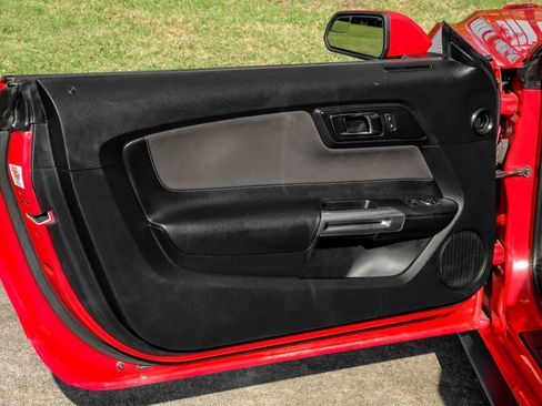 Used 2015 Ford Mustang GT RWD image 38