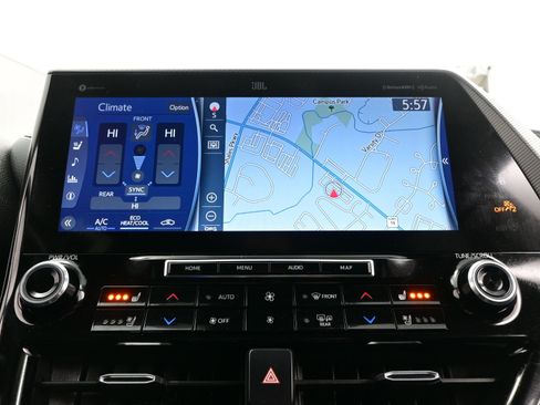 Used 2021 Toyota Highlander Platinum image 22