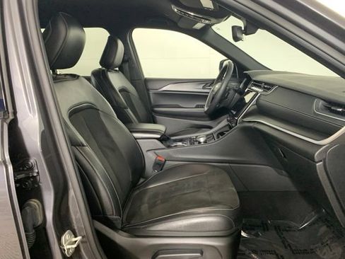 Used 2023 Jeep Grand Cherokee Altitude AWD/4WD image 20