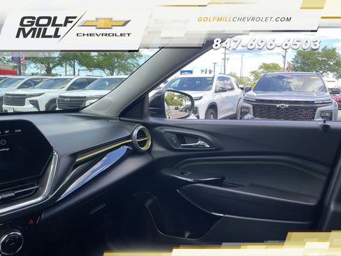 Used 2025 Chevrolet Trax ACTIV FWD image 23