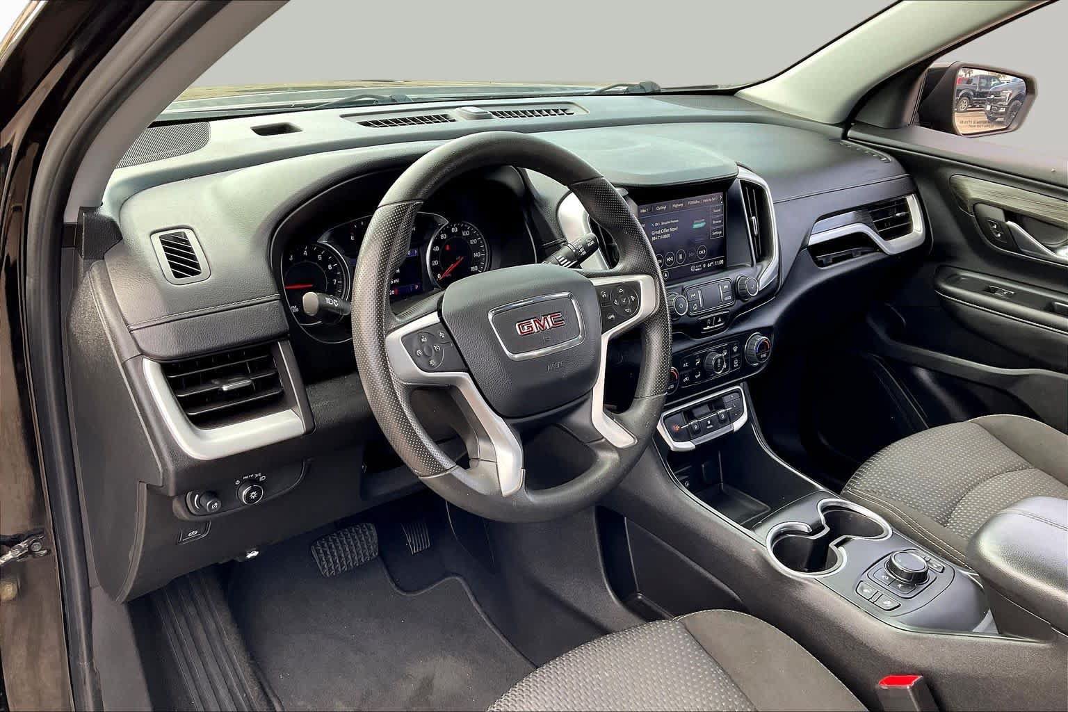 Used 2022 GMC Terrain SLE w/ Driver Convenience Package FWD image 16