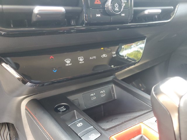 Certified 2025 Nissan Kicks SR AWD/4WD image 22