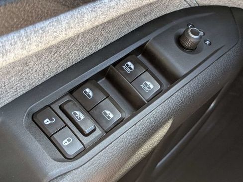 Certified 2024 Jeep Compass Latitude AWD/4WD image 24
