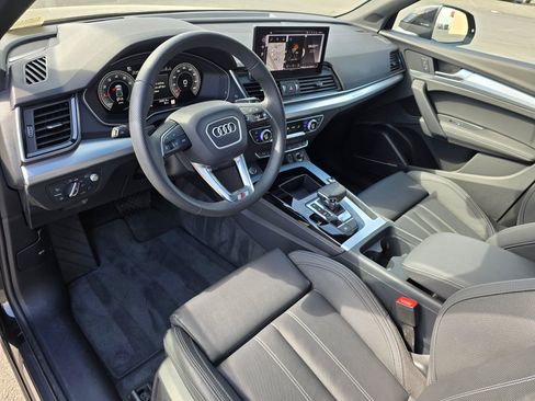 Used 2025 Audi Q5 Prestige w/ Prestige Package AWD/4WD image 2