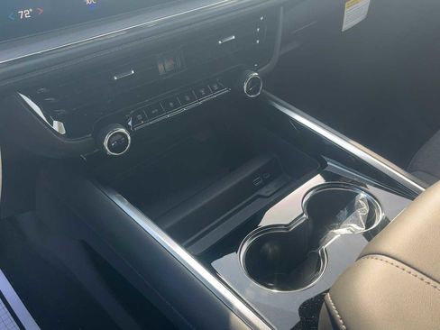 New 2026 Chevrolet Suburban LS AWD/4WD image 21