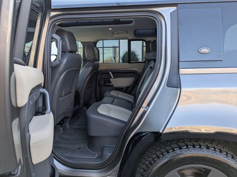 Used 2023 Land Rover Defender 110 X-Dynamic SE image 41