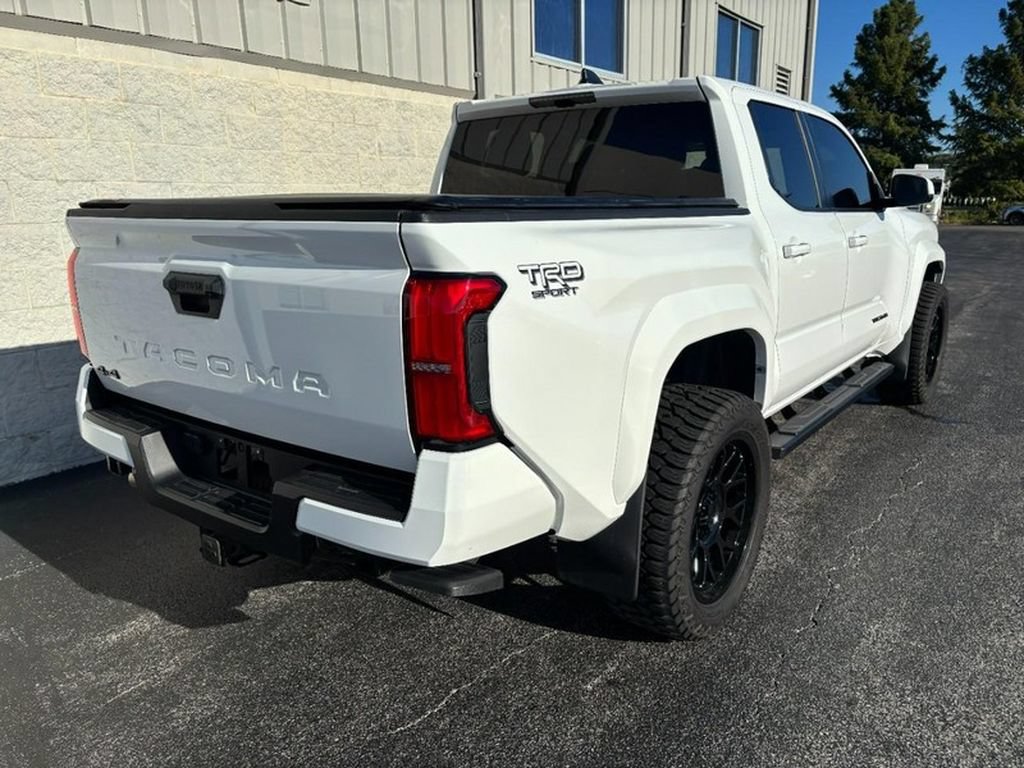 Used 2025 Toyota Tacoma TRD Sport AWD/4WD image 3