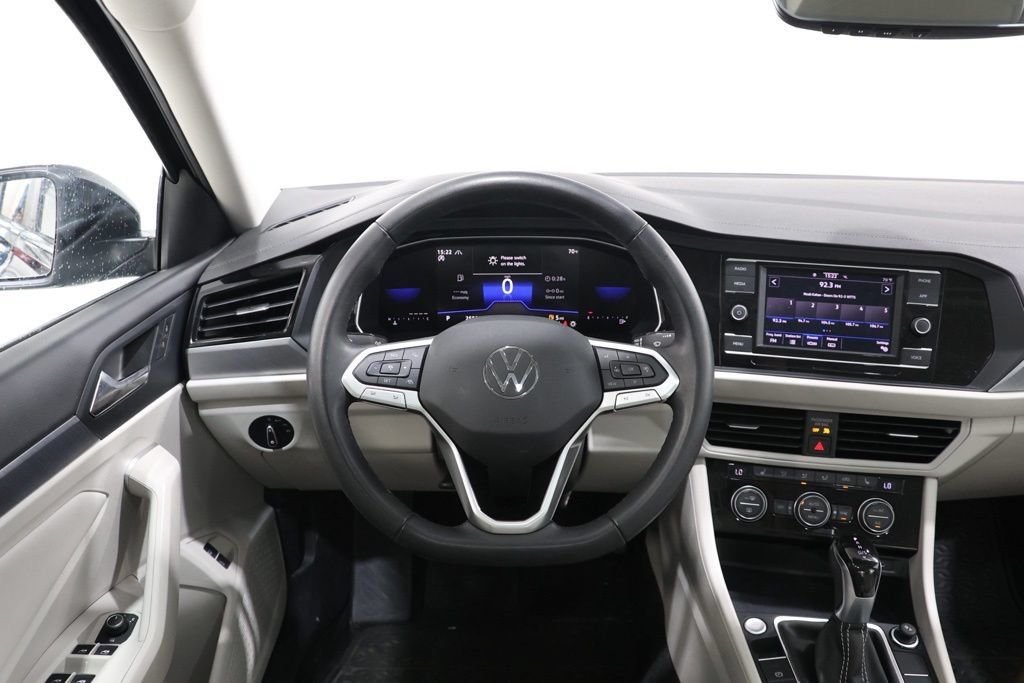 Used 2024 Volkswagen Jetta SE w/ Panoramic Sunroof Package FWD image 13