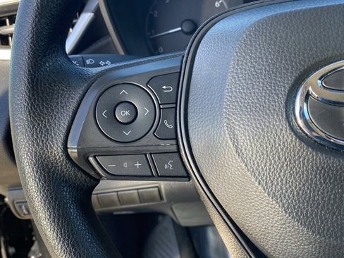 Used 2025 Toyota Corolla LE image 35