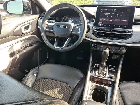 Certified 2023 Jeep Compass Latitude AWD/4WD image 15