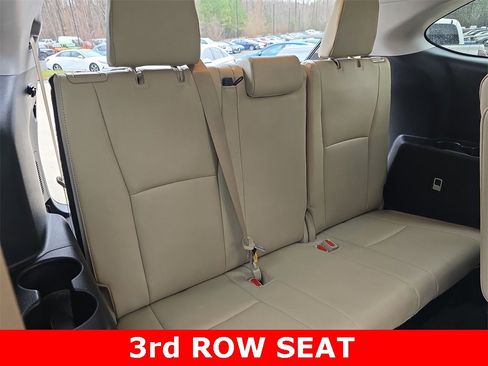 Used 2024 Toyota Highlander Limited image 13