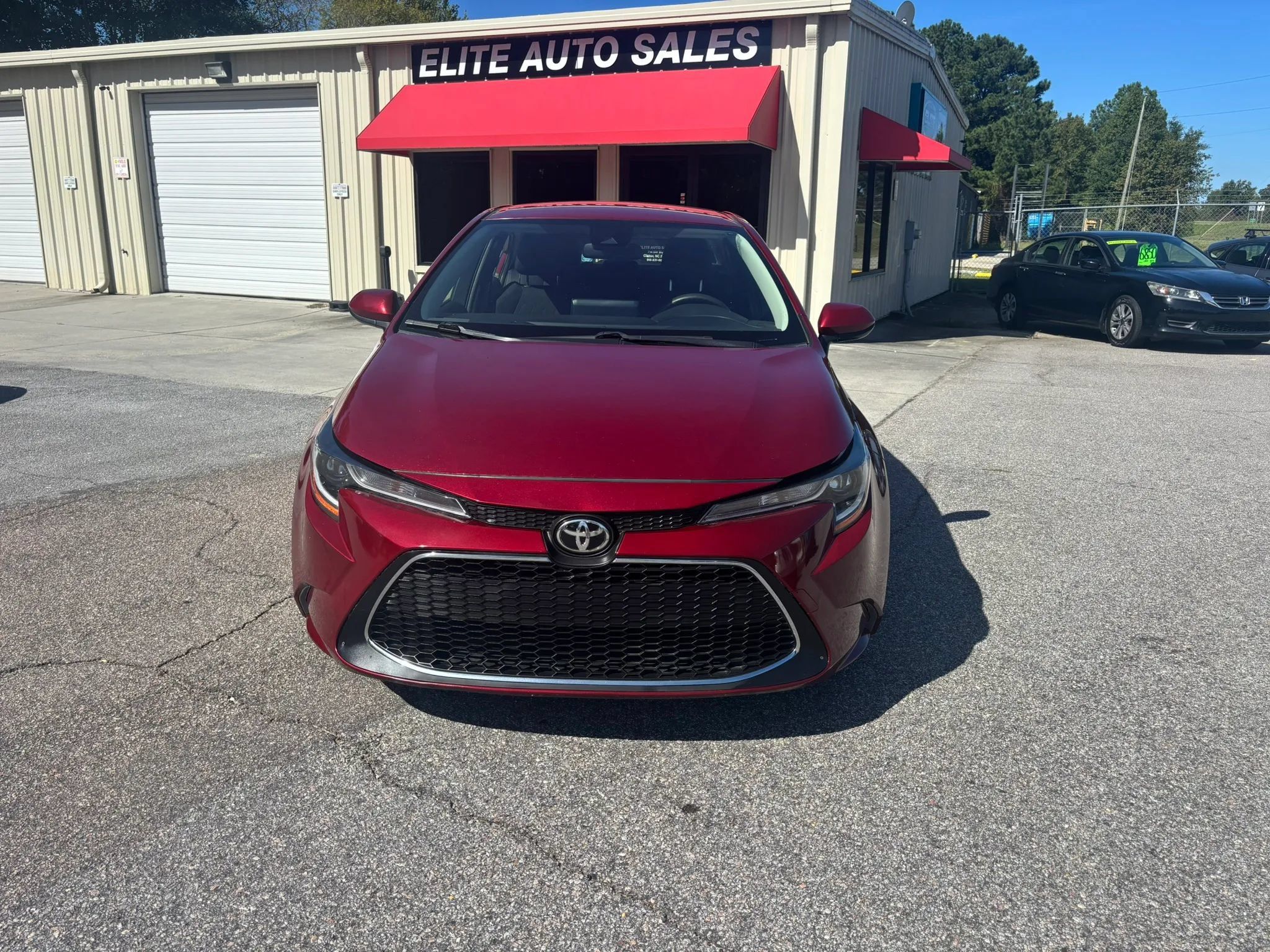 Used 2022 Toyota Corolla LE FWD image 4