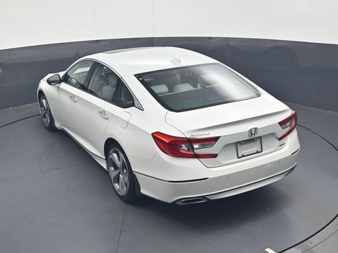 Used 2018 Honda Accord Touring image 25