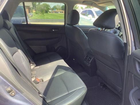 Used 2016 Subaru Outback 2.5i Limited AWD/4WD image 12