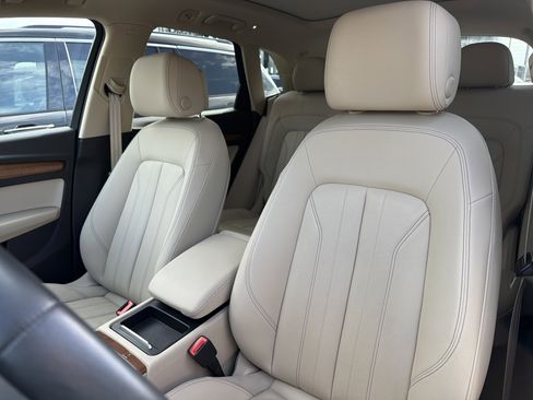 Used 2022 Audi Q5 2.0T Premium w/ Convenience Package image 10