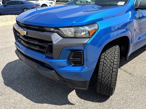 Used 2023 Chevrolet Colorado LT AWD/4WD image 12