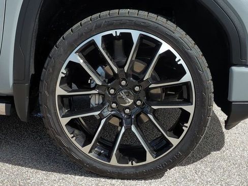 Used 2025 GMC Sierra 1500 Denali Ultimate image 11