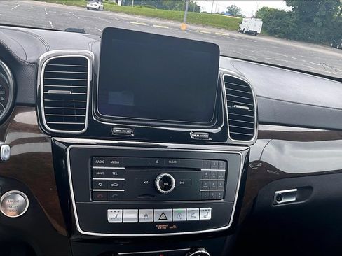 Used 2017 Mercedes-Benz GLS 450 4MATIC image 29