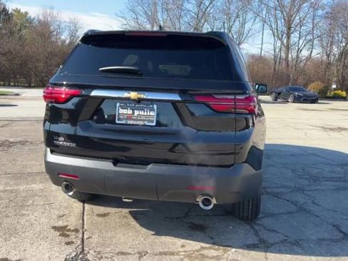 Used 2023 Chevrolet Traverse LS w/ Safety Package FWD image 8