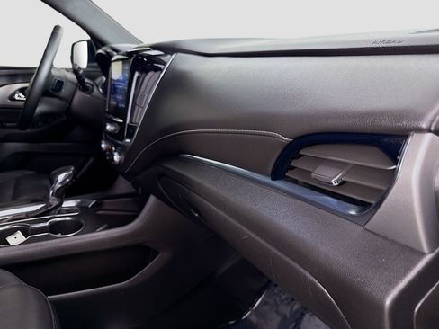 Used 2023 Chevrolet Traverse LT w/ LPO, Floor Liner Package FWD image 32