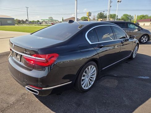 Used 2018 BMW 740i xDrive AWD/4WD image 3