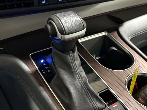 Used 2024 Toyota Sienna XLE image 16