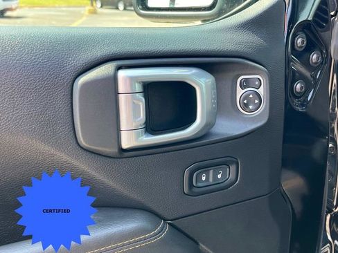 Used 2022 Jeep Wrangler Unlimited Sahara image 15