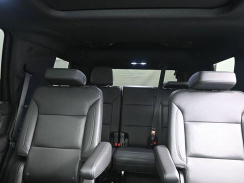 Used 2021 Chevrolet Tahoe Z71 w/ Z71 Signature Package AWD/4WD image 17