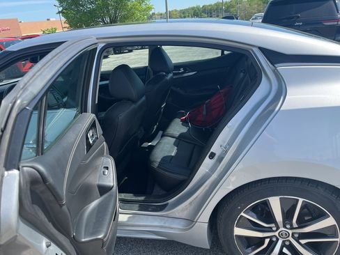 Used 2020 Nissan Maxima 3.5 SL w/ Floor Mat Group FWD image 11