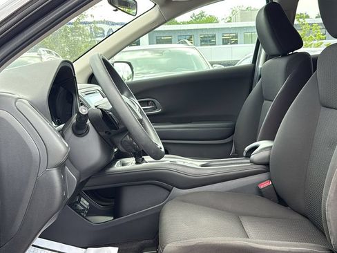 Used 2018 Honda HR-V EX image 10