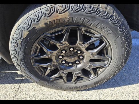 Used 2025 GMC Hummer EV 2X AWD/4WD image 8