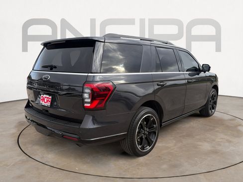 Used 2023 Ford Expedition Limited RWD image 11