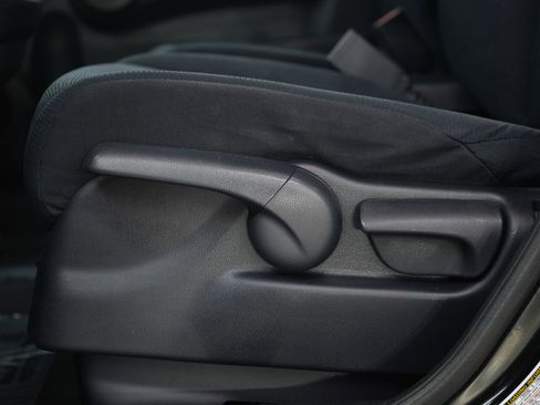 Used 2010 Honda CR-V LX image 22